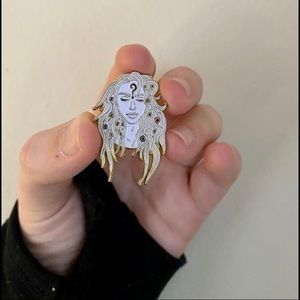 Tipper Hat Pin